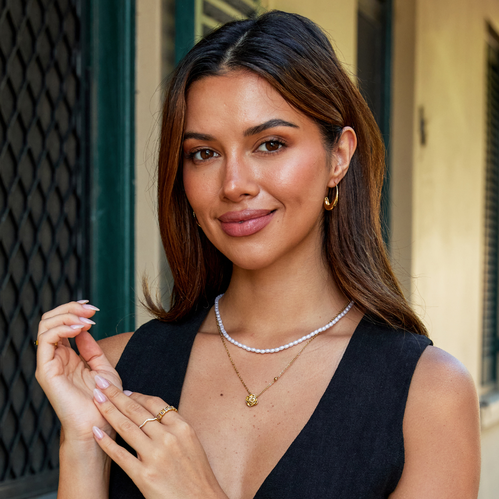 Golden rose pendant necklace