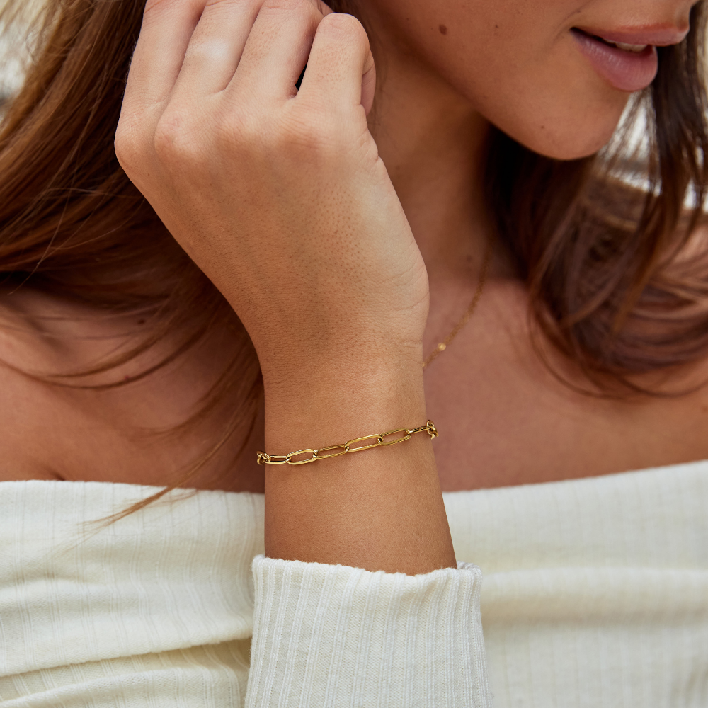 Clip-on gold bracelet