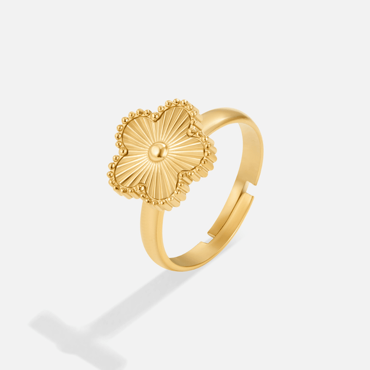 Golden clover ring