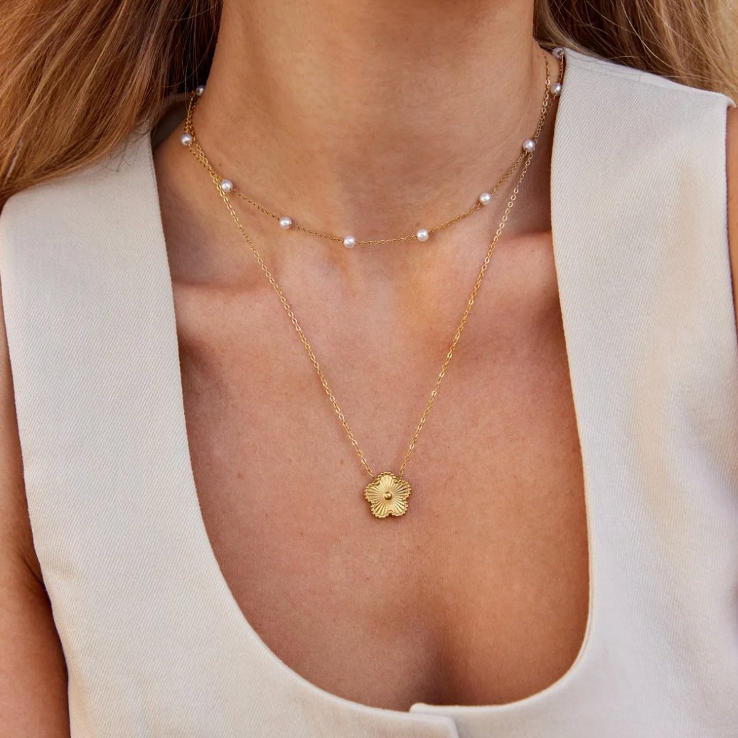 Pure gold pearl necklace