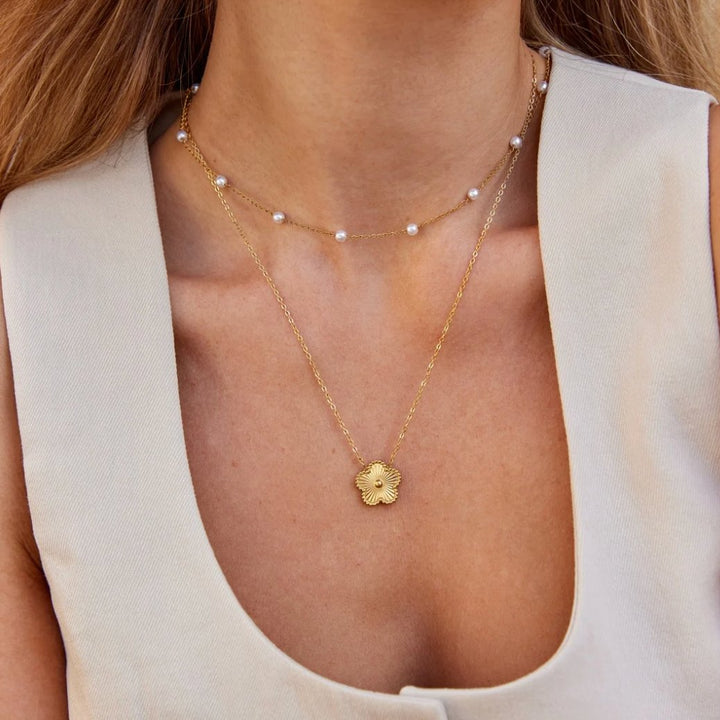 Pure gold pearl necklace