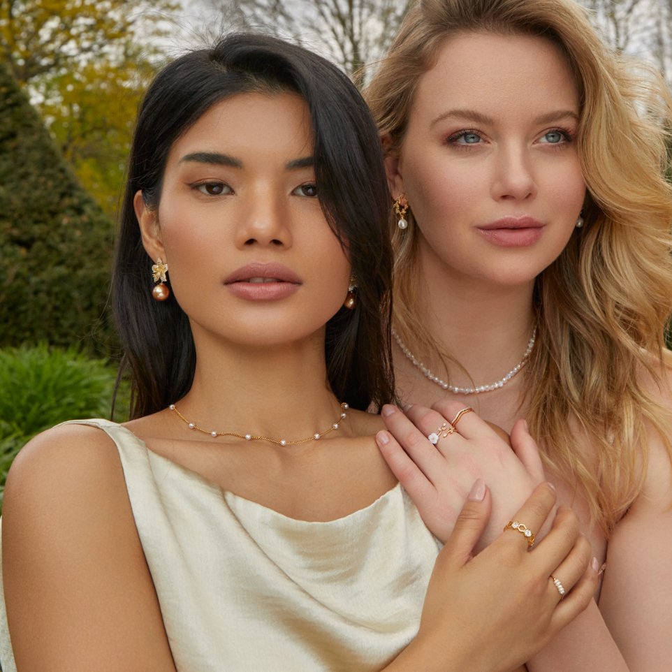 Pure gold pearl necklace